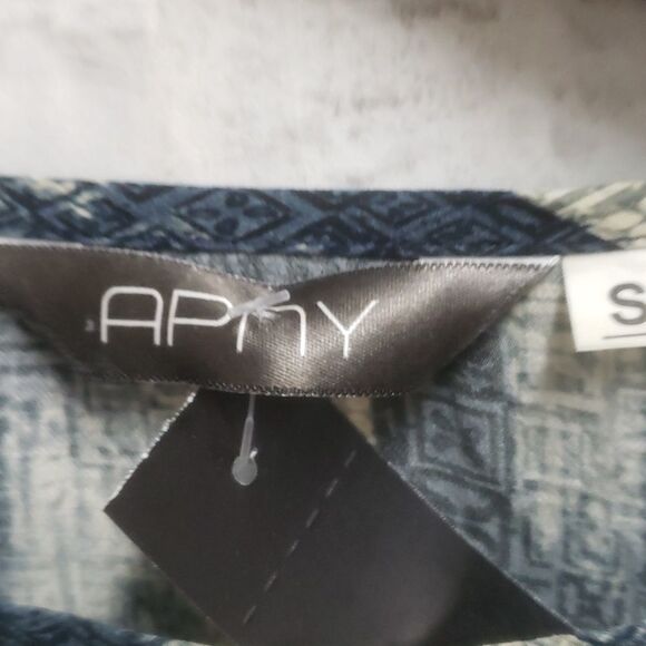 Apny top   - Picture 2 of 3
